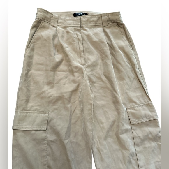 Dynamite “Gemma” Hi-Rise Wide Leg Cargo Pants size 8 in Tan/Beige - Picture 5 of 7